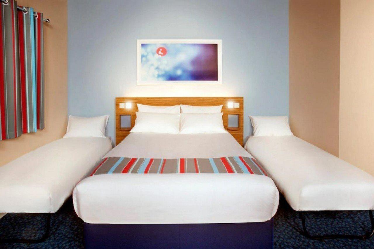 Travelodge Tunbridge Wells Exterior photo