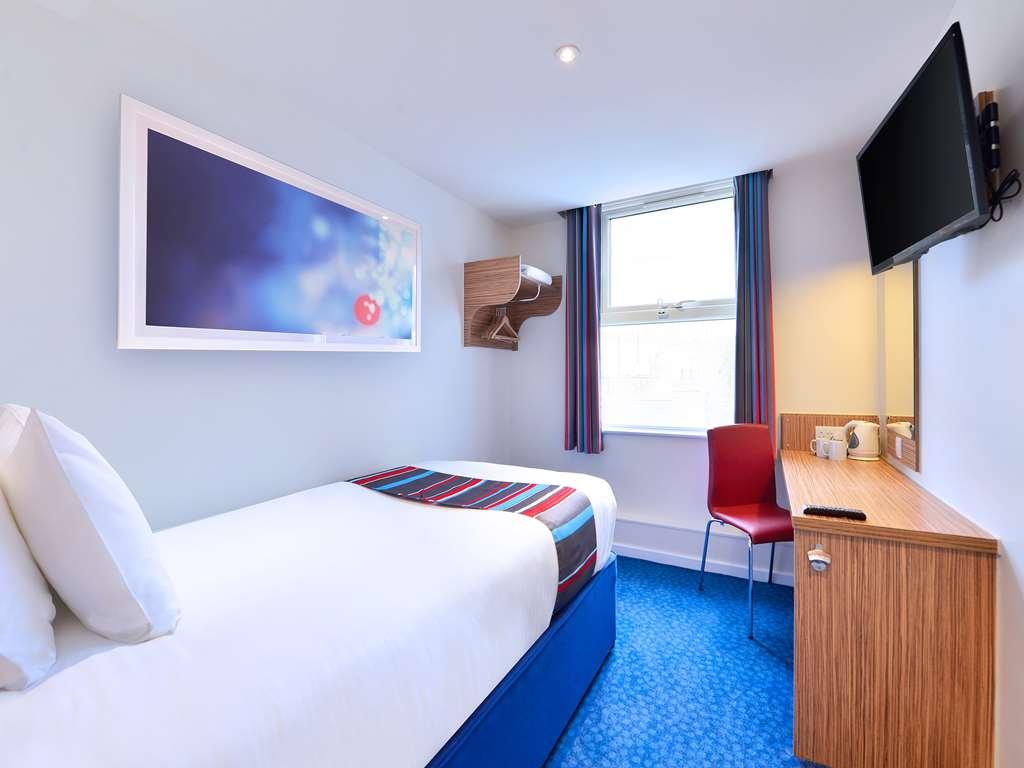 Travelodge Tunbridge Wells Room photo